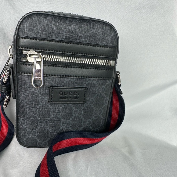 Gucci messenger Bag - Picture 2 of 9